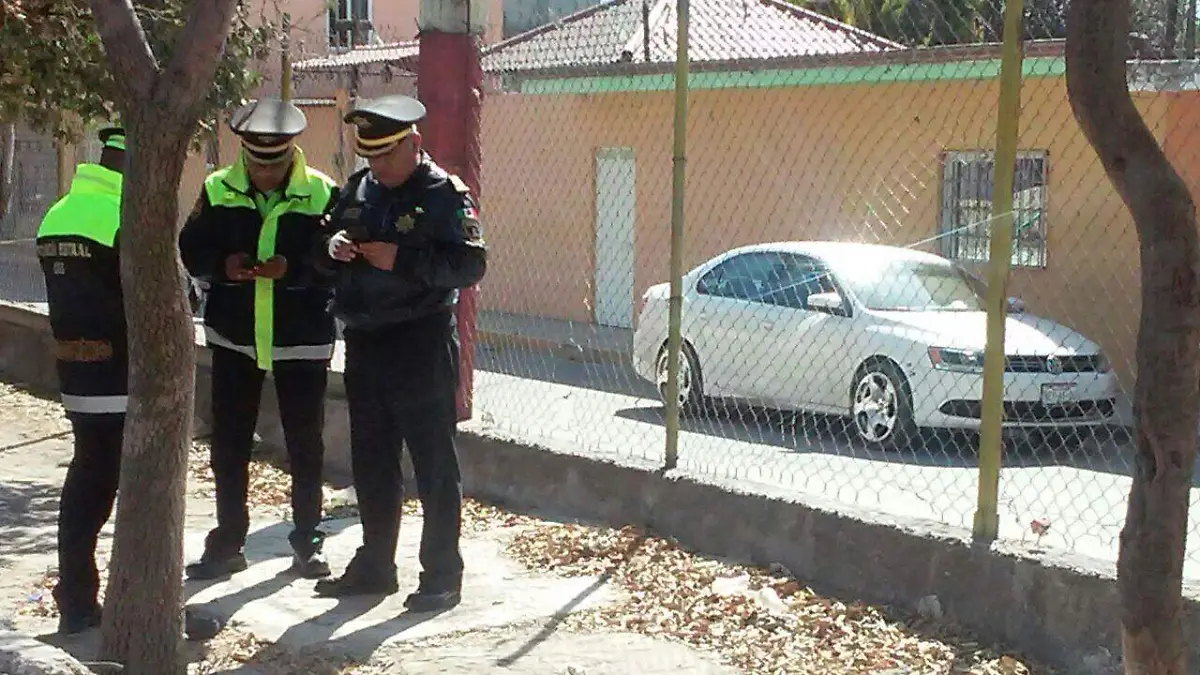 Tres personas sin vida dentro de un automóvil