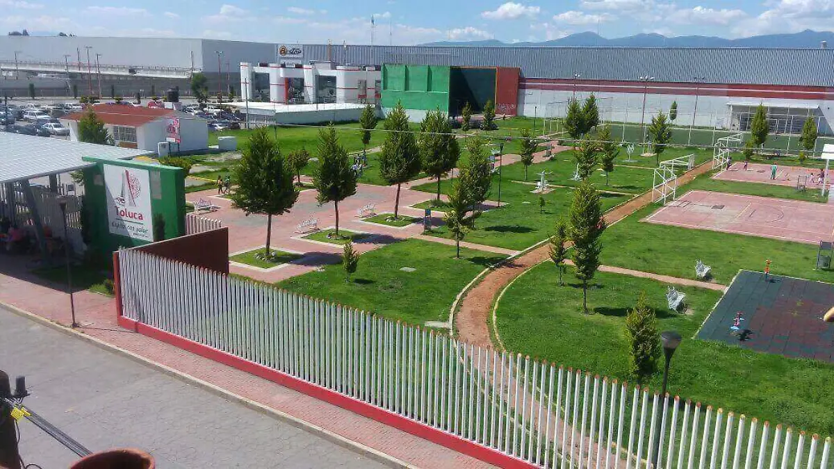 Unidad Deportiva en San Mateo Otzacatipan