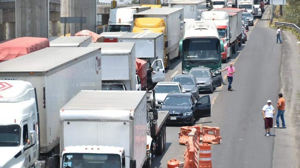 b0692404-f653-4ed3-ac5a-3b975c87a04c