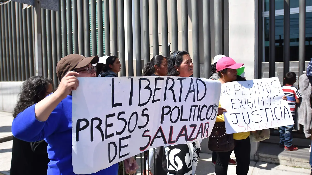 LR-Salazar0005