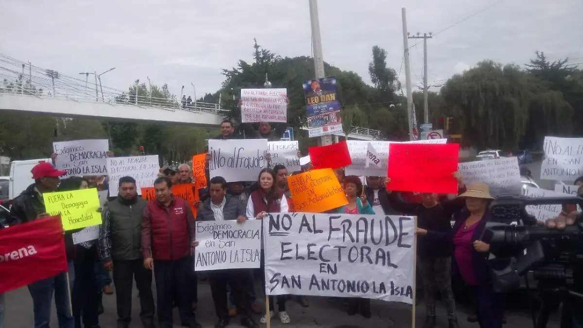 manifestantes de San Antonio La Isla