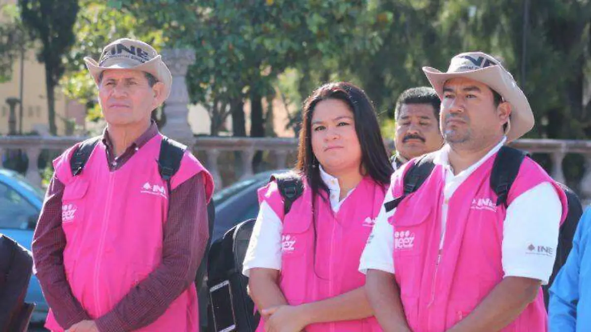 ine-capacitadores-electorales-715x400