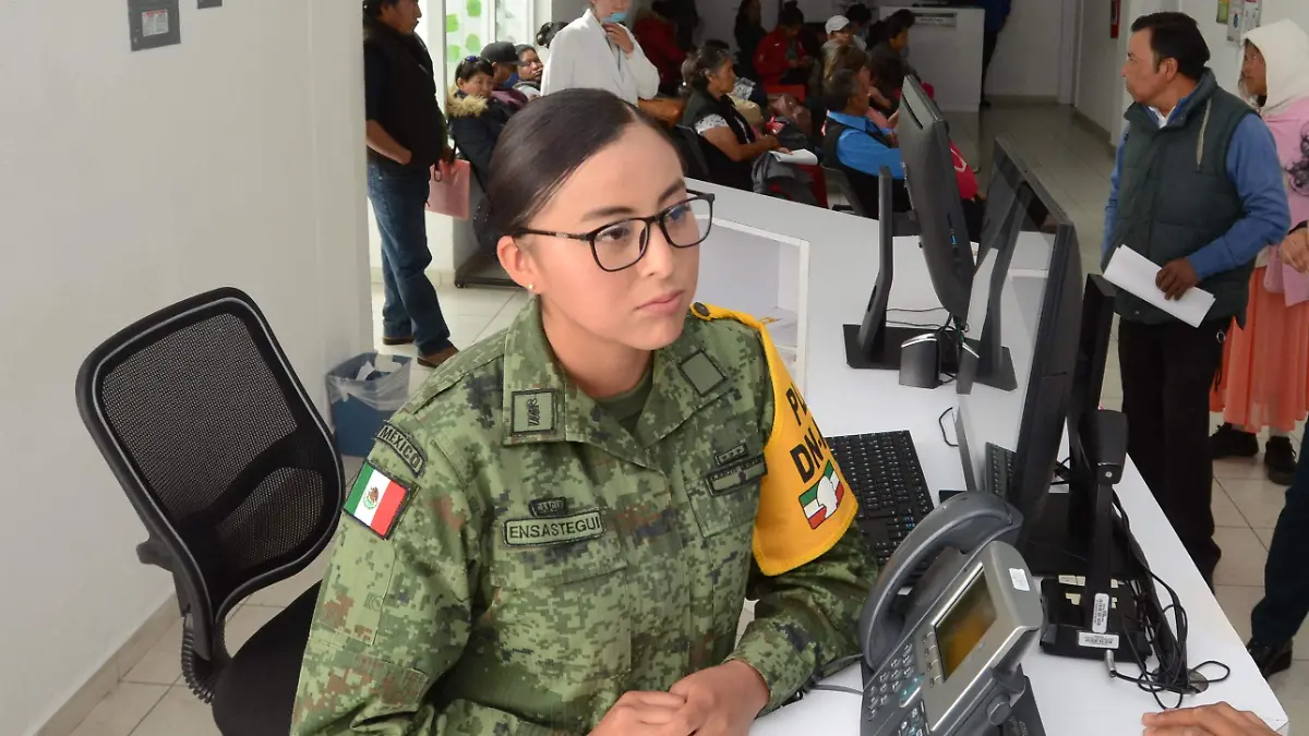 Mujer a enfermeria Ms01