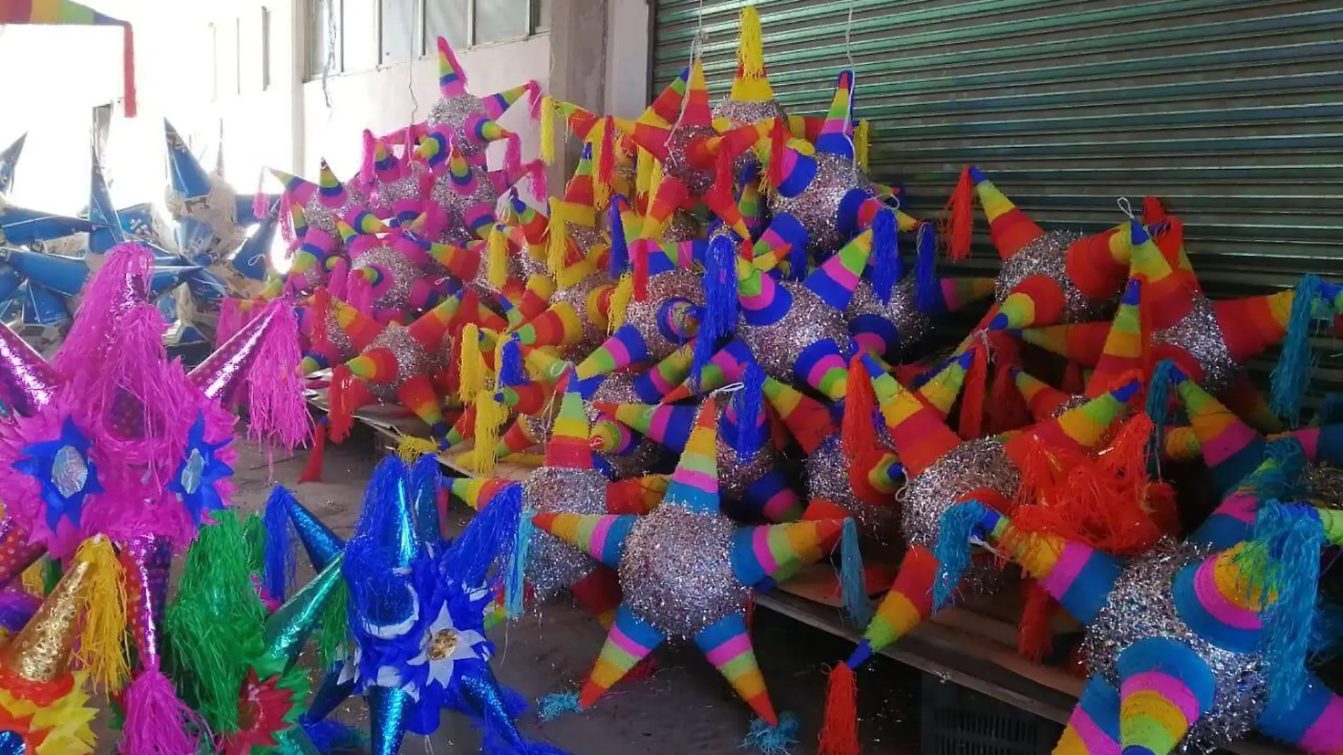 Ariadna-N-MARCHA-PRODUCCIÓN-DE-PIÑATA-EN-CUAUTITLÁN3