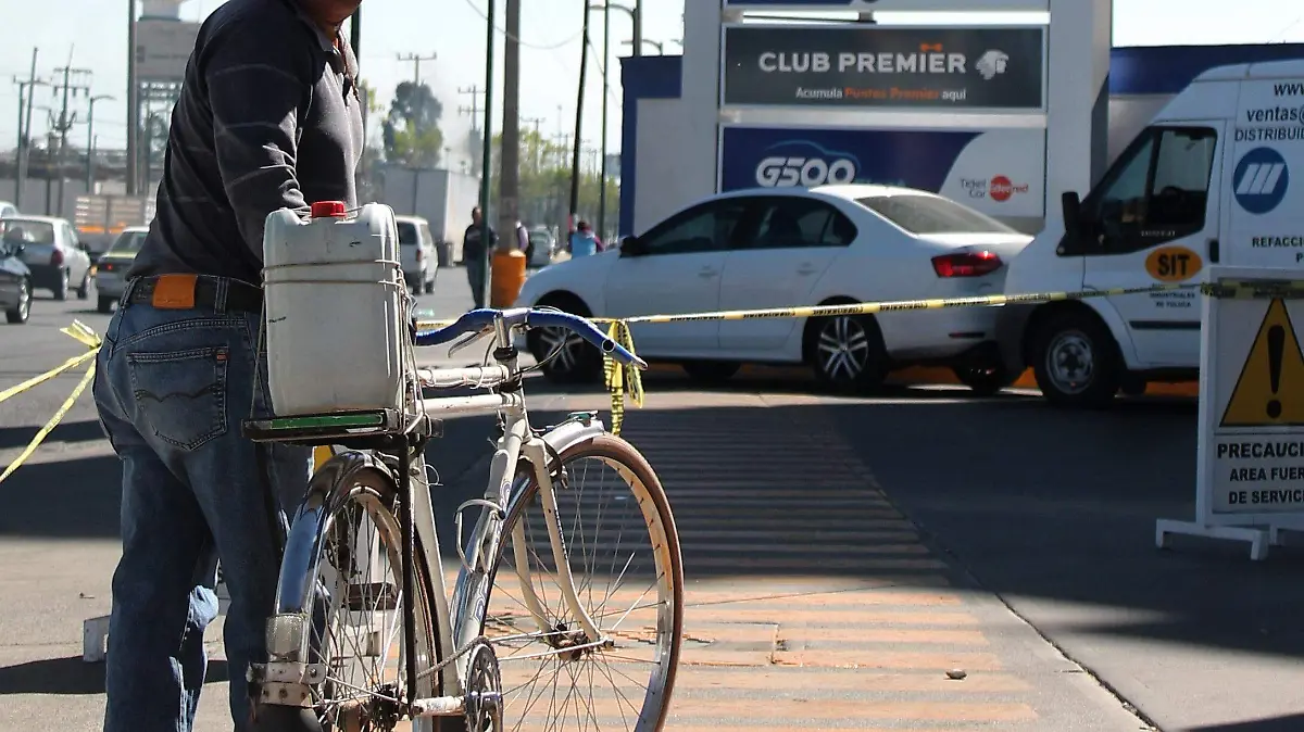 LR- BUSCAN LLENAR SUS TAMBOS 0002