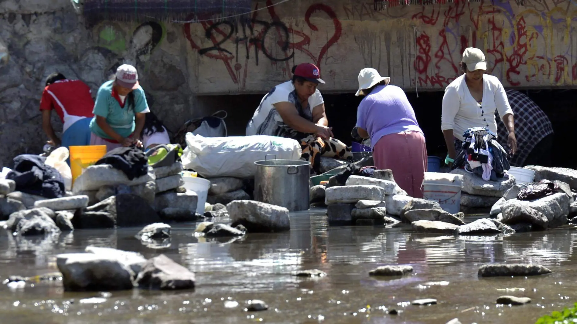 MUJERES04