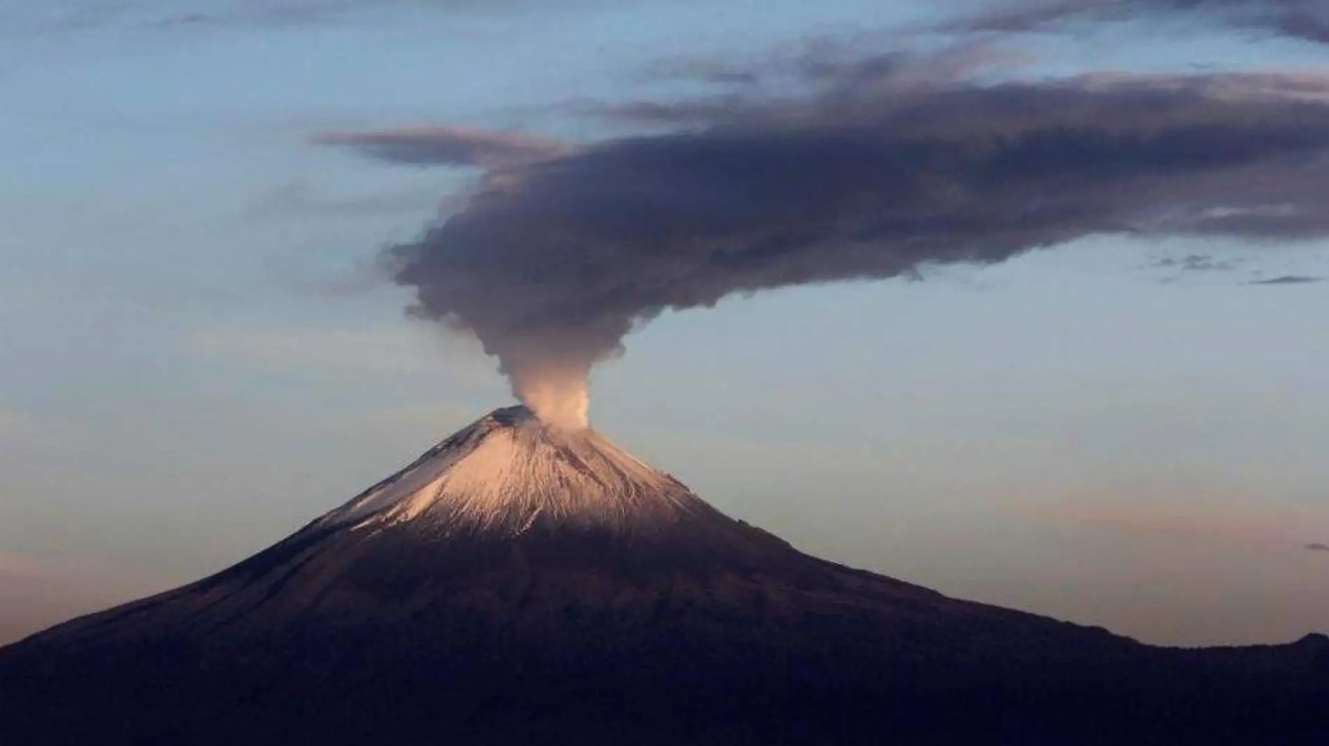 volcan-popocatepetl-explosiones-provocaron-caida_0_45_1024_637