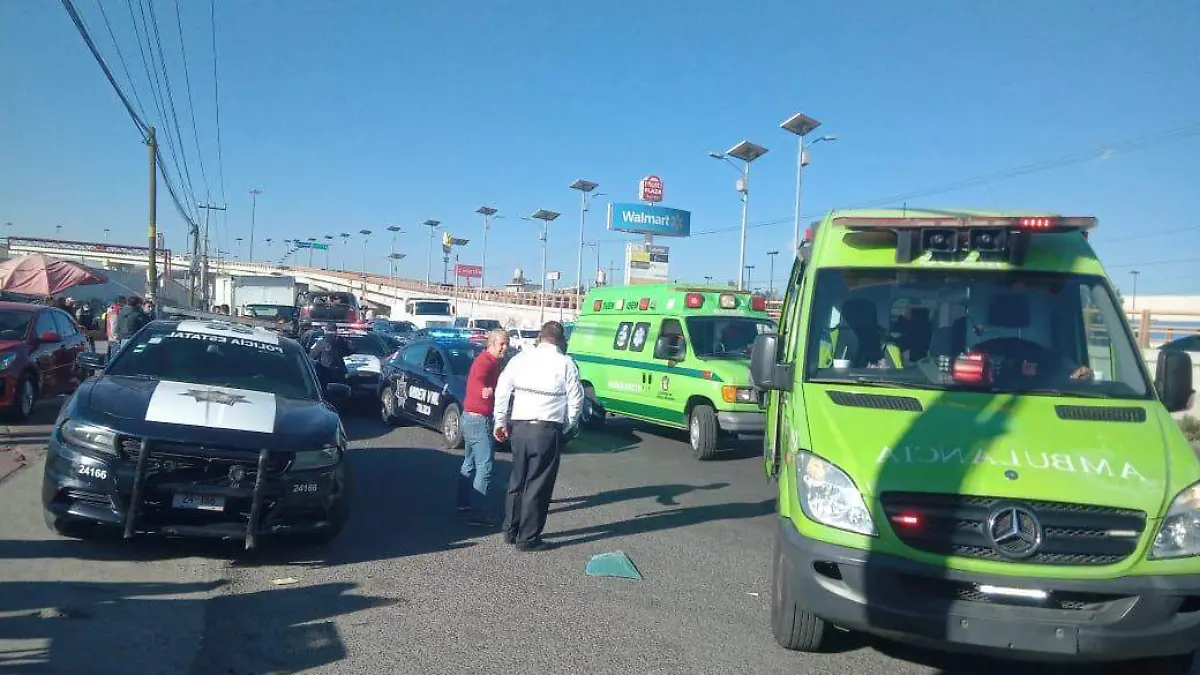 vuelca-en-aeropuerto-camion-de-basura