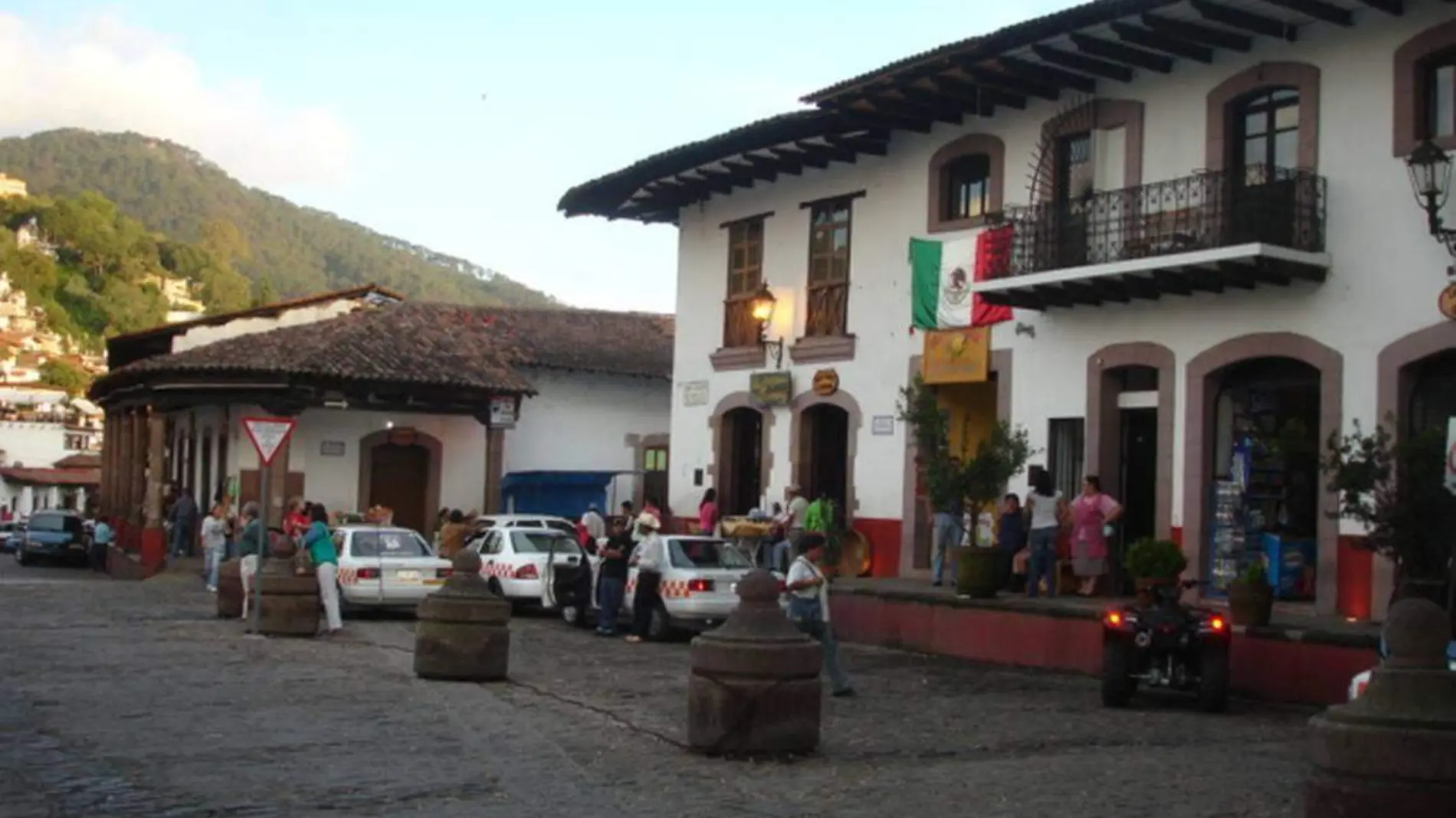 Valle-de-Bravo-Zocalo