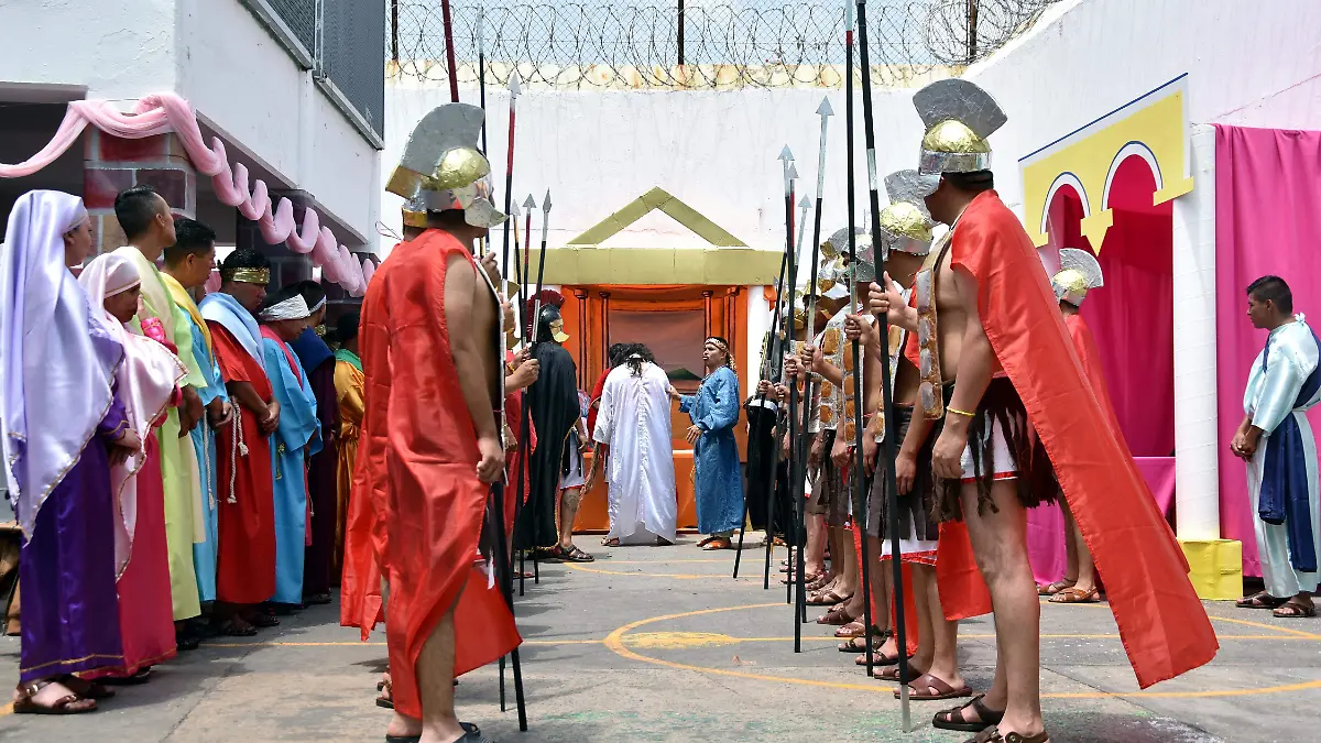 LR-VIACRUCIS EN PENAL DE IXTLAHUACA0023