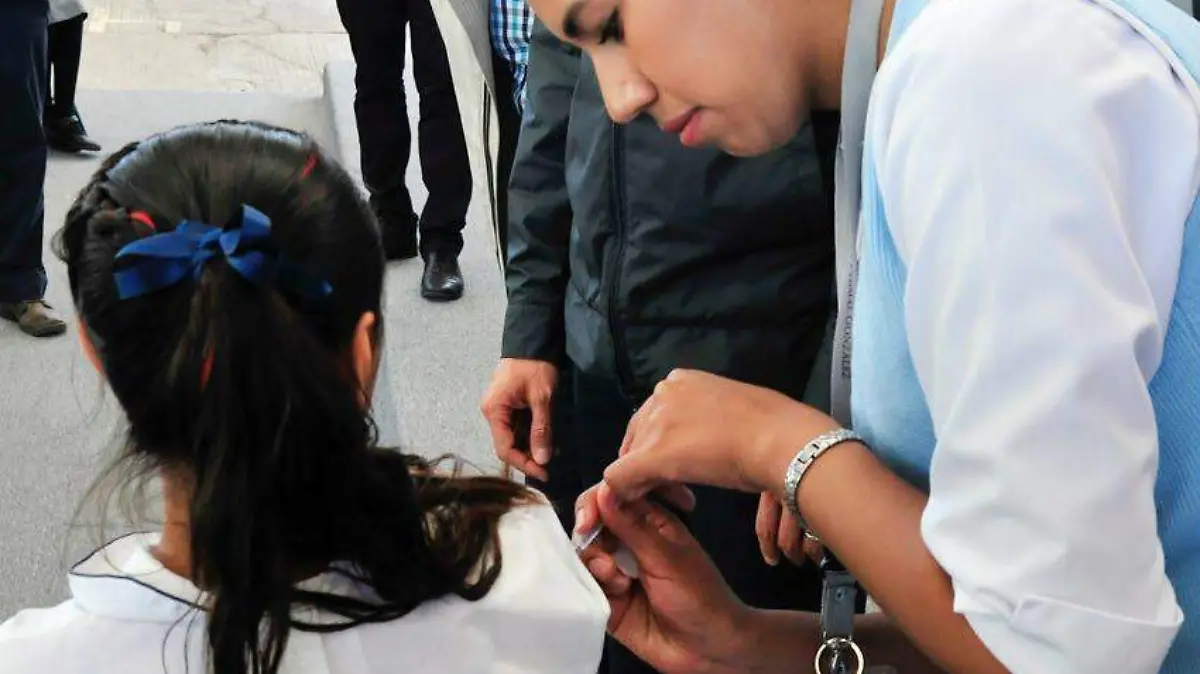 d03d00fb-99d5-4571-b44b-f5252a915763