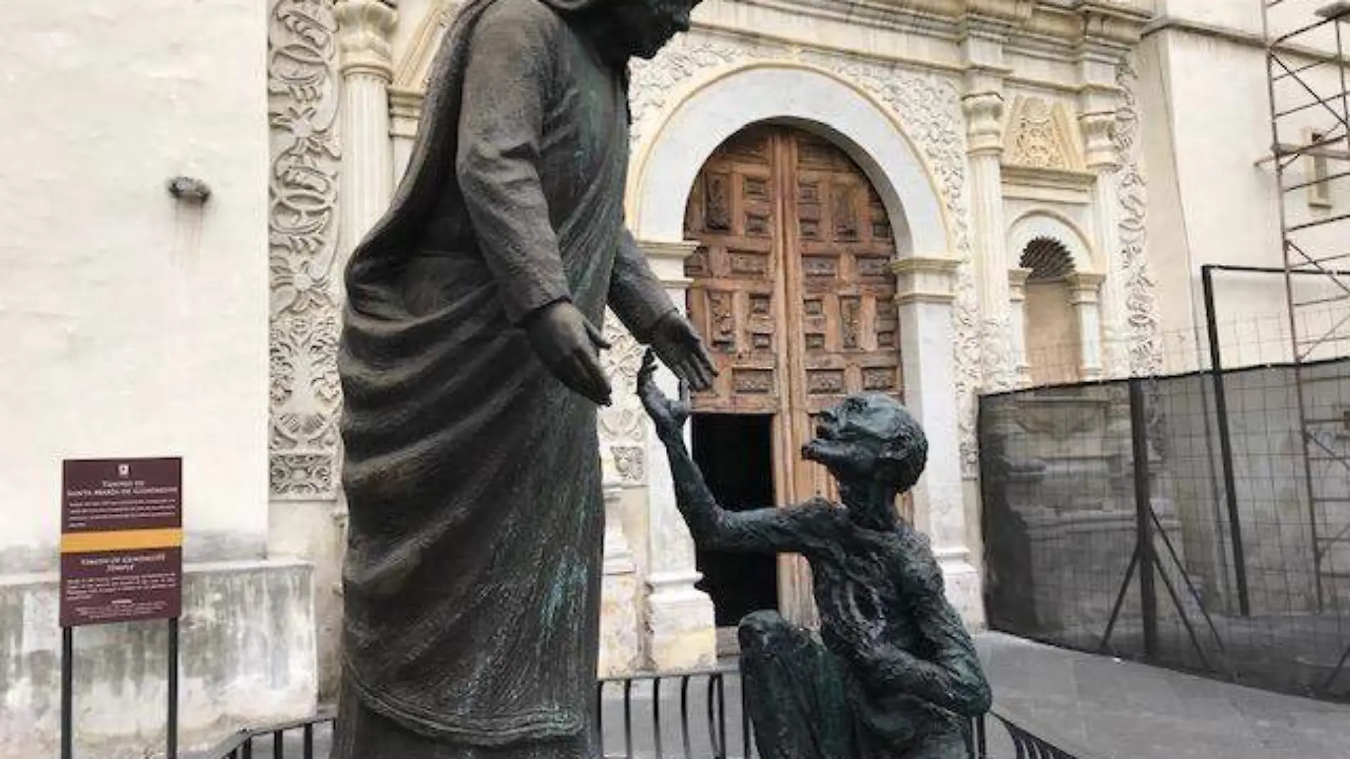 Madre_Teresa_Escultura_Toluca