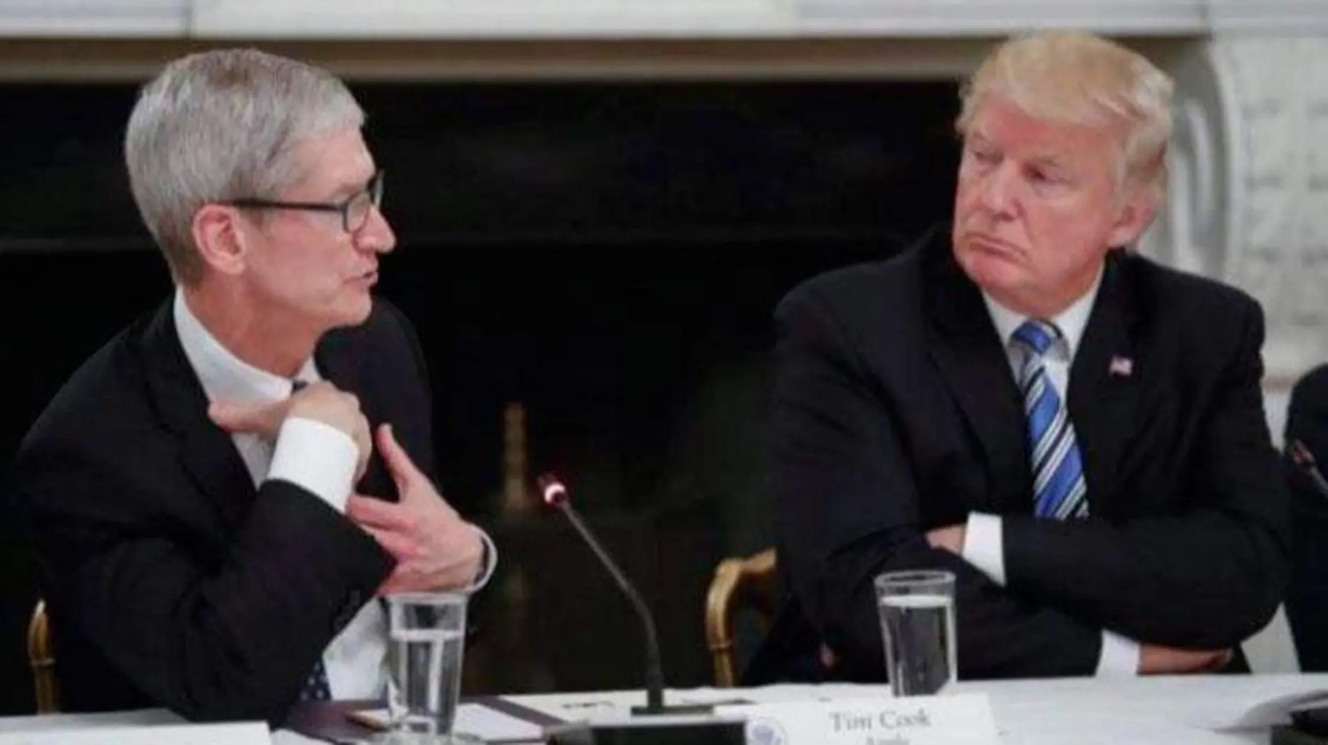 Apple_Tim-Cook_Donald-Trump