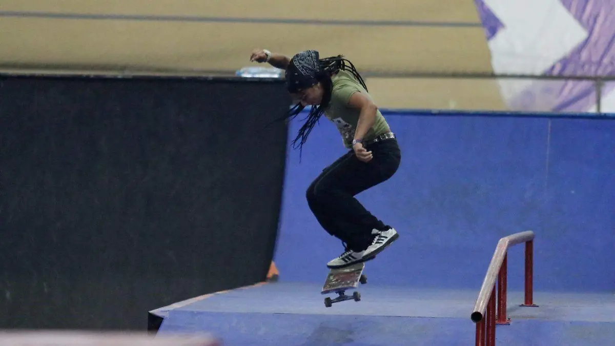 Skateboarding Femepar