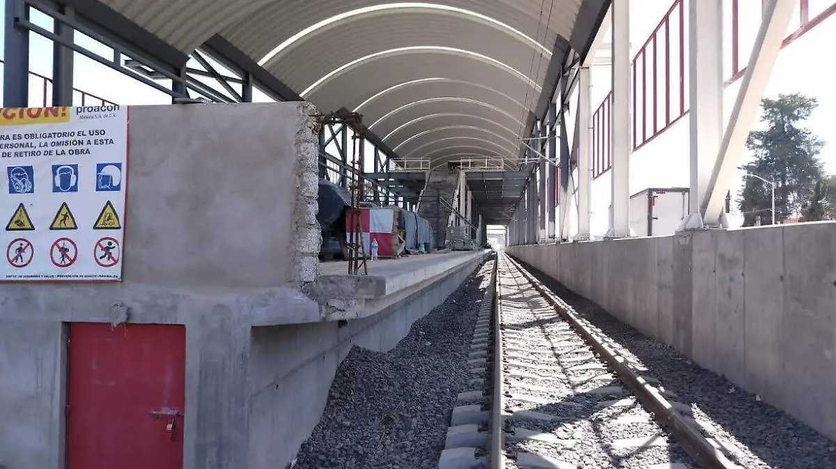 tren suburbano construcción