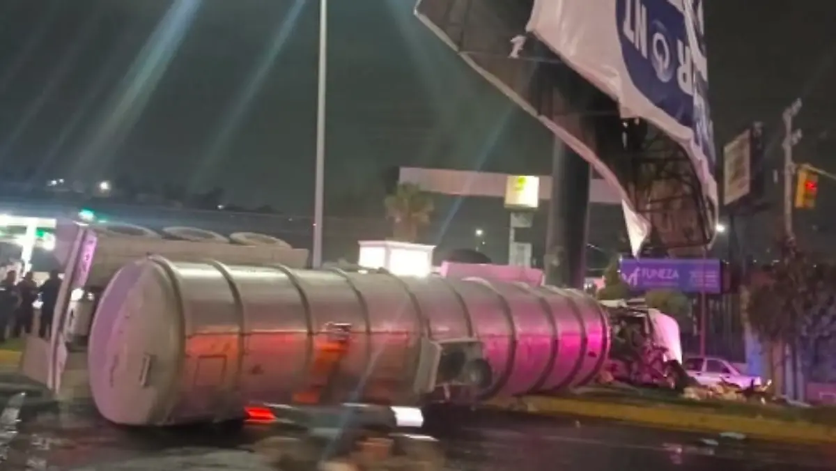 cisterna-volcada-espectacular-accidente