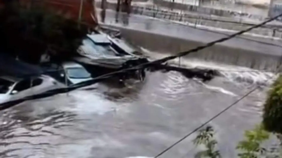 carros-bajo-el-agua-inundaciones