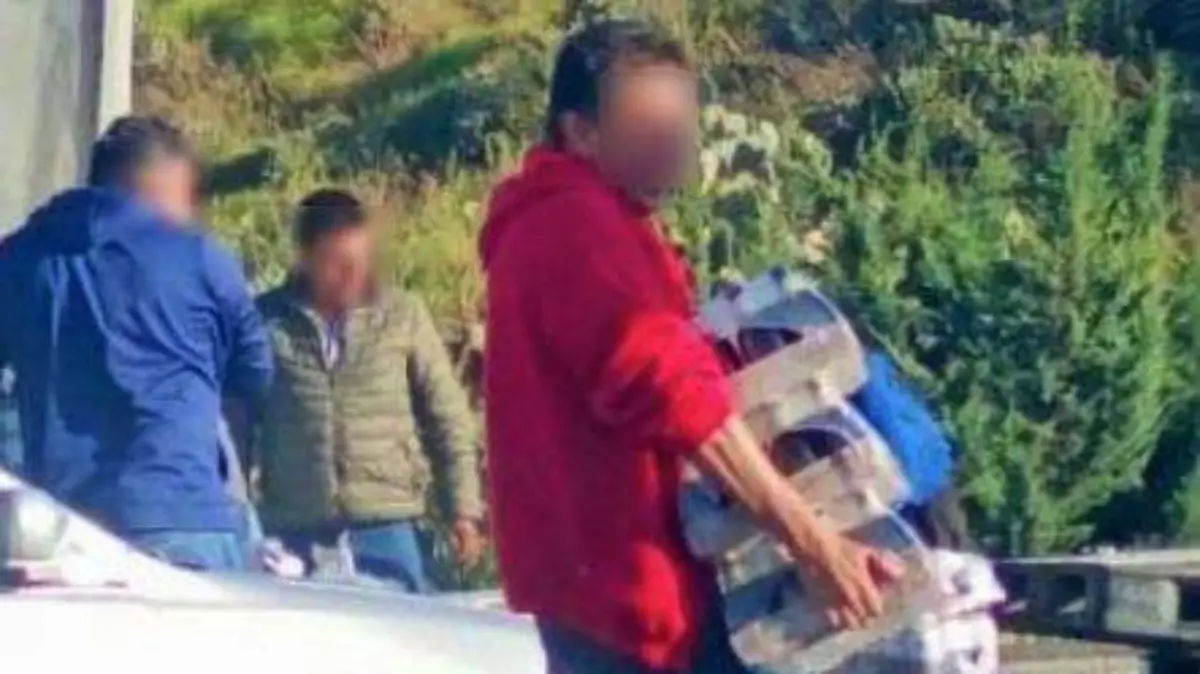 rapiña-cerveza-volcadura-traile-mexico-tulancingo