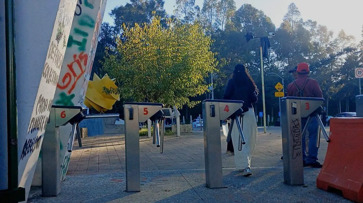 regresan-clases-contaduria-administracion-uaemex