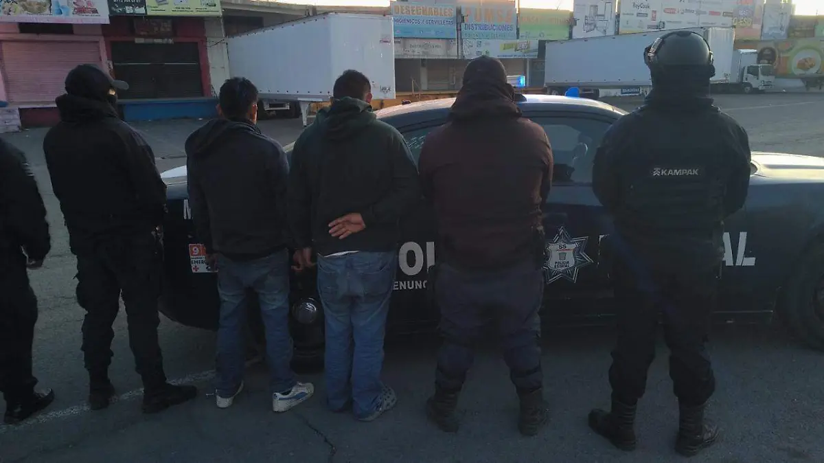 detenidos-acusados-de-robo-de-camioneta-central-abasto-toluca