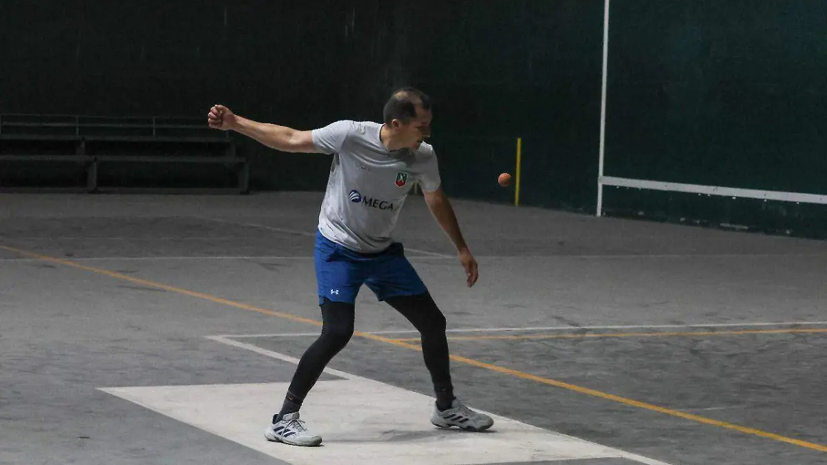 Frontball David Álvarez