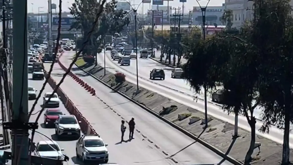 reduccion-carril-obra-distribuidor-vial-coacalco 