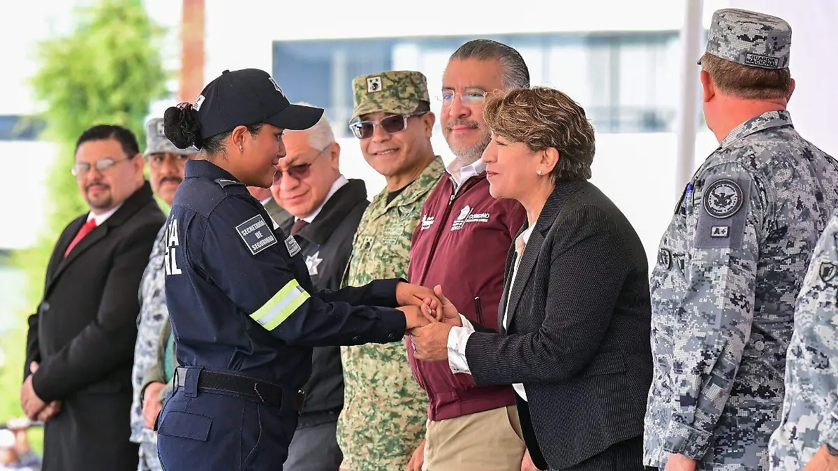 reconocimiento-egresados-nuevos-policias-edomex