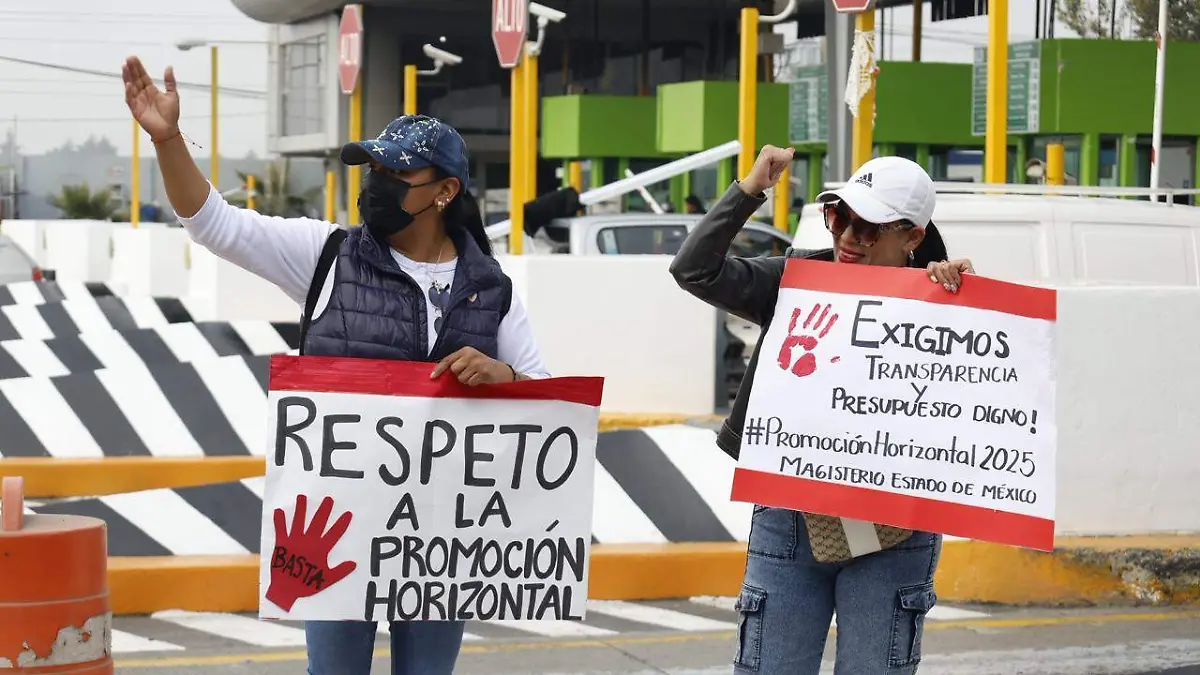 protesta-maestros-caseta-el-dorado