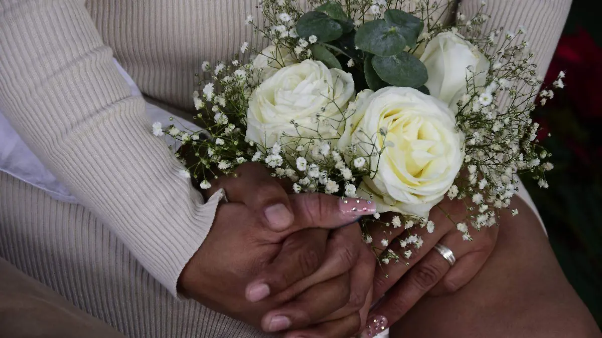 bf0b053a-48b2-4530-a122-9d1052d3d038