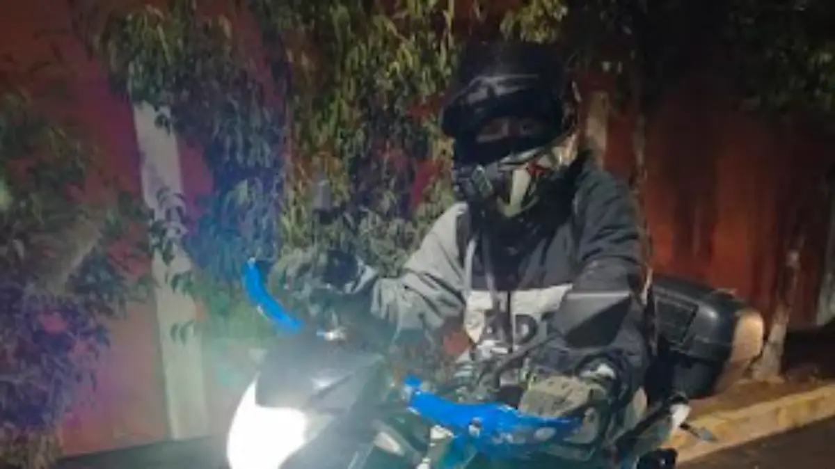 joven-en-motocicleta