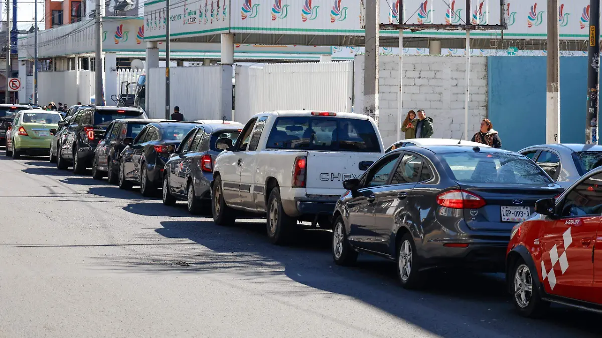 largas-filas-en-verificentros-valle-de-toluca