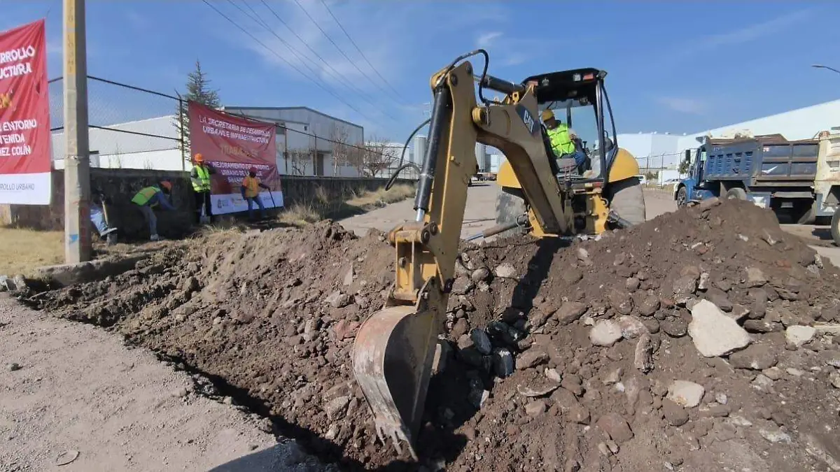 rehabilitan-avenidas-de-zona-industrial-de-atlacomulco