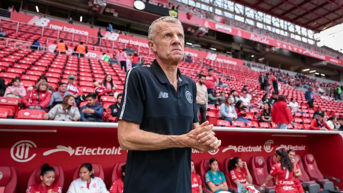 lair-entrenador-toluca-femenil