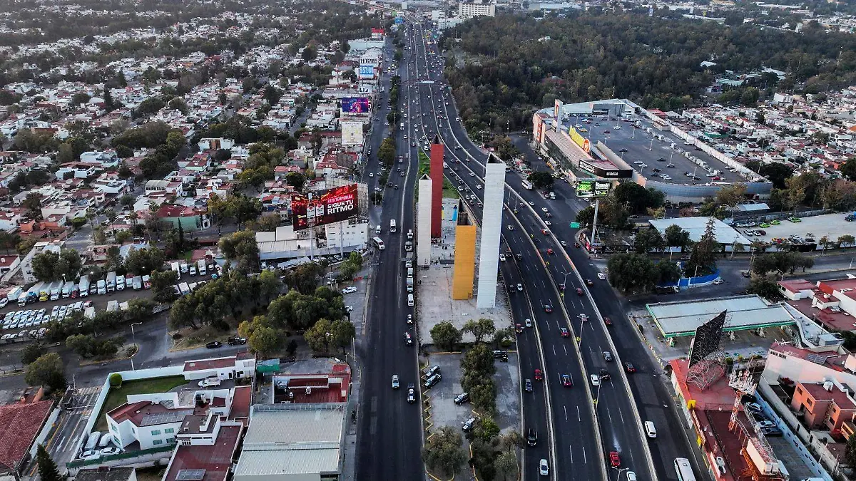 perifércio torres de satélite
