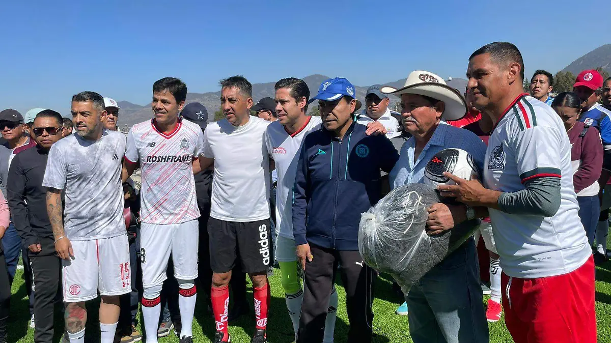 ex-jugadores-toluca-en-nueva-cancha-sintetica-atlacomulco