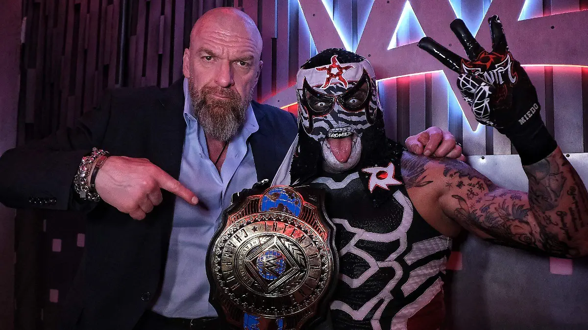 Penta WWE Raw Campeón Intercontinental