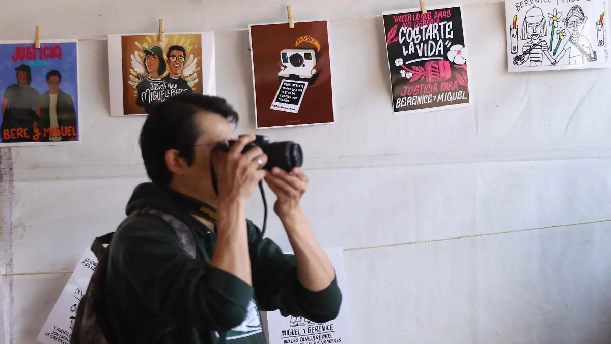 f40c1450-68f1-4a5b-ac2f-13b0fd85e986