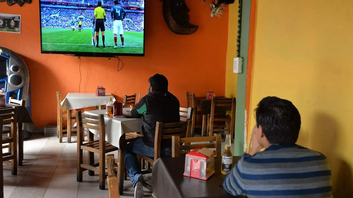 657704_Siguen partido de México ante Alemania _web
