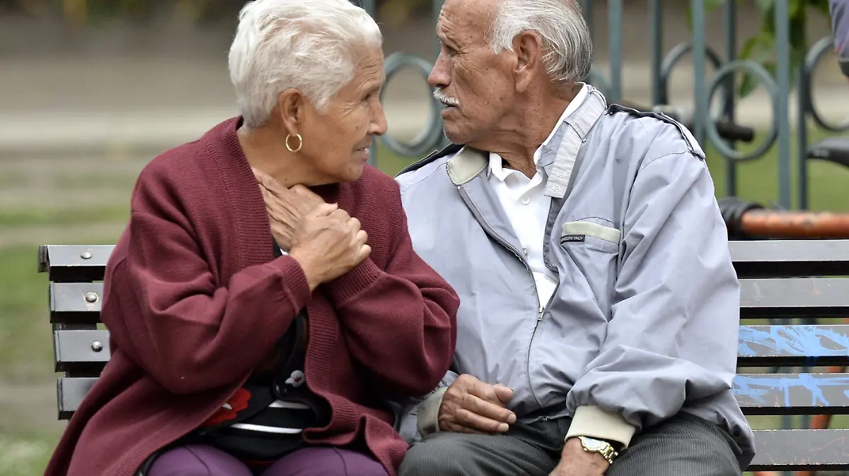 ABUELITOS (2)