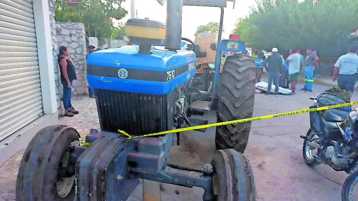 TRACTOR_CMYK