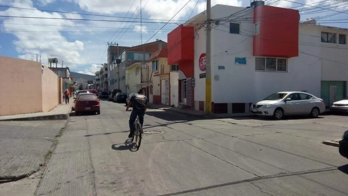 VECINOS INSURGENTES (2)