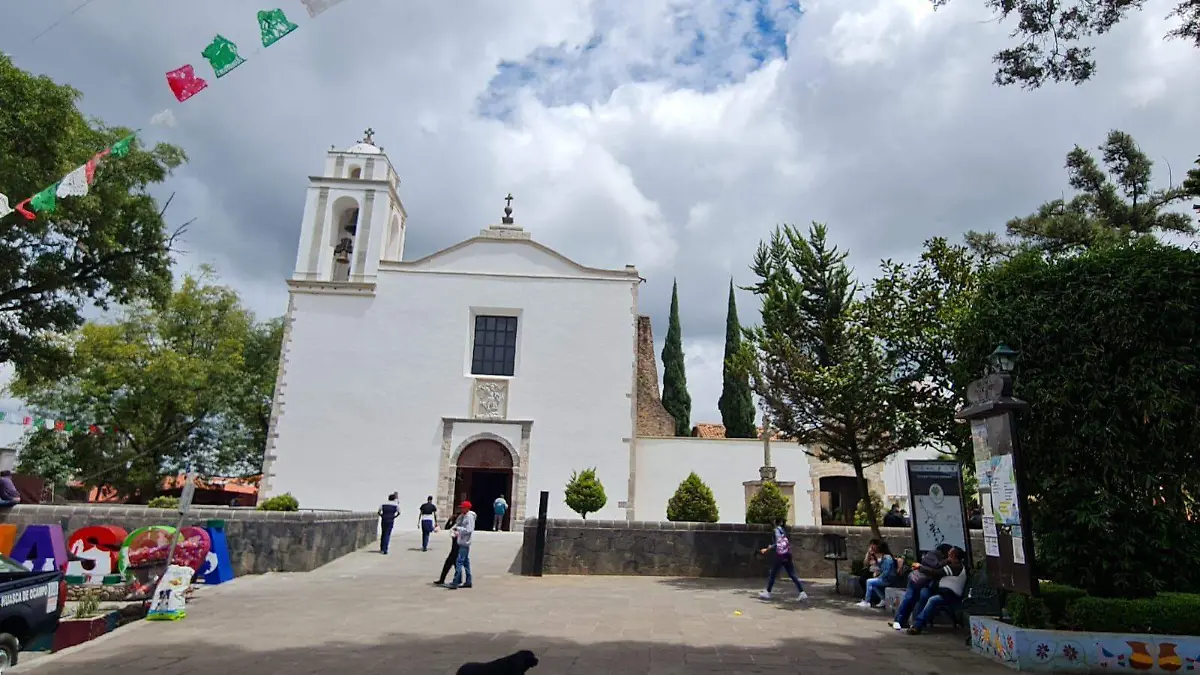 FACHADA (2)