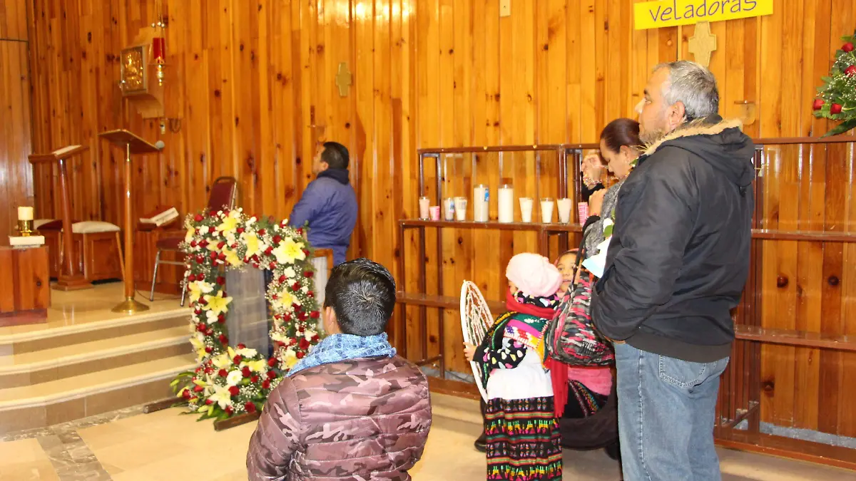 CELEBRAN A LA VIRGEN (14)