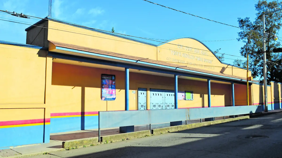 3  ESCUELAS SANTIANGO _ JAFET TERRAZAS_CMYK