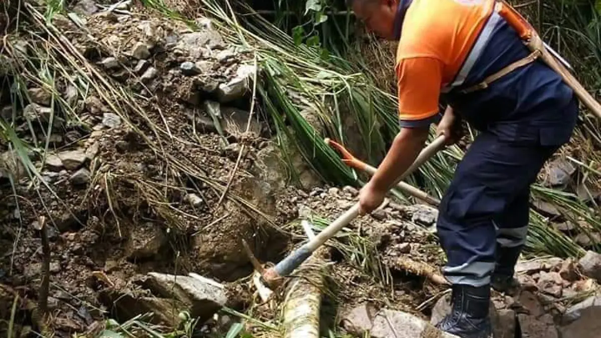 Elementos de Protección Civil realizan tareas de emergencias con el equipo que disponen