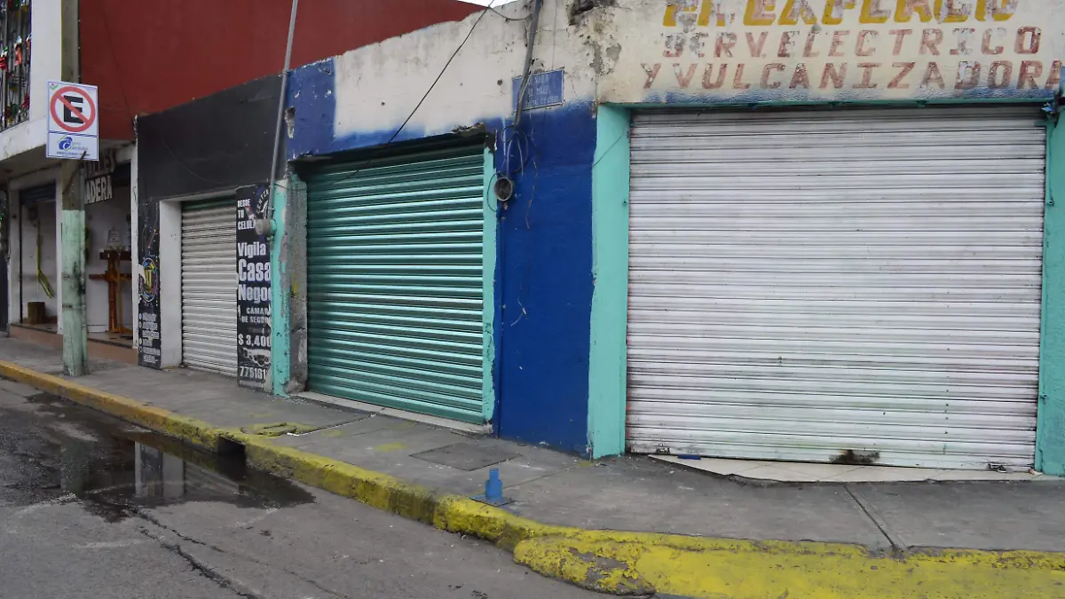8  27 PORCIENTO DE LOS COMERCIOS HAN BAJADO SUS CORTINAS _ JAFET TERRAZAS