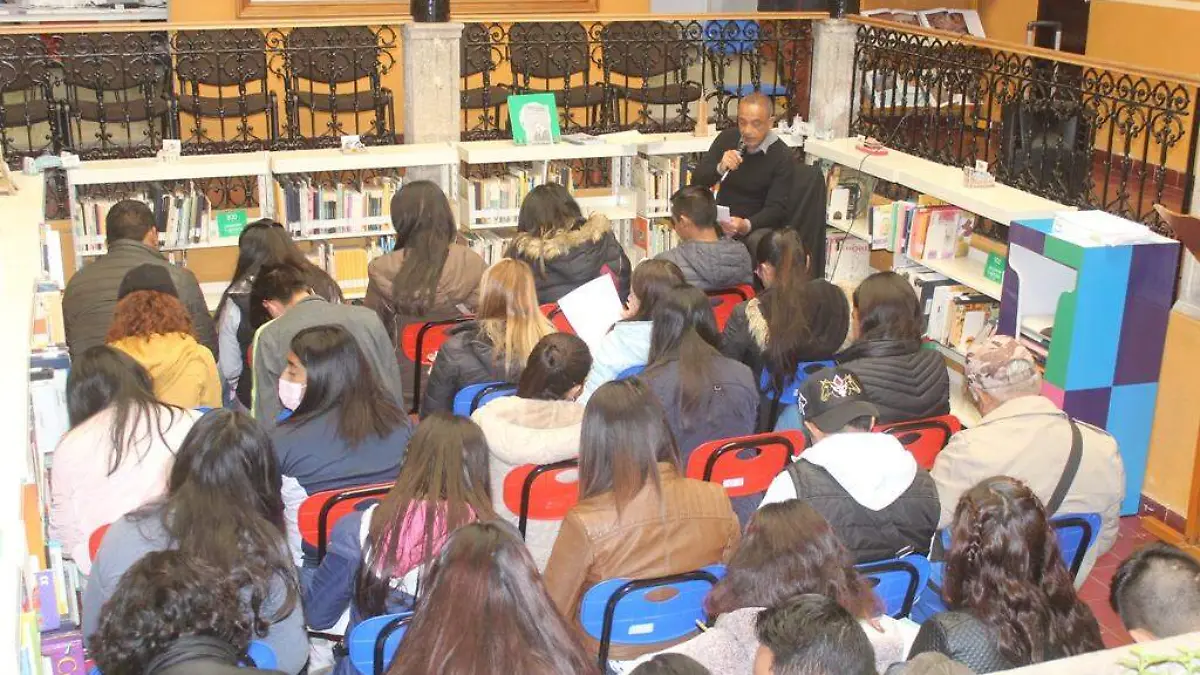 CONFERENCIA POESIA Y LO HUMANO (2)