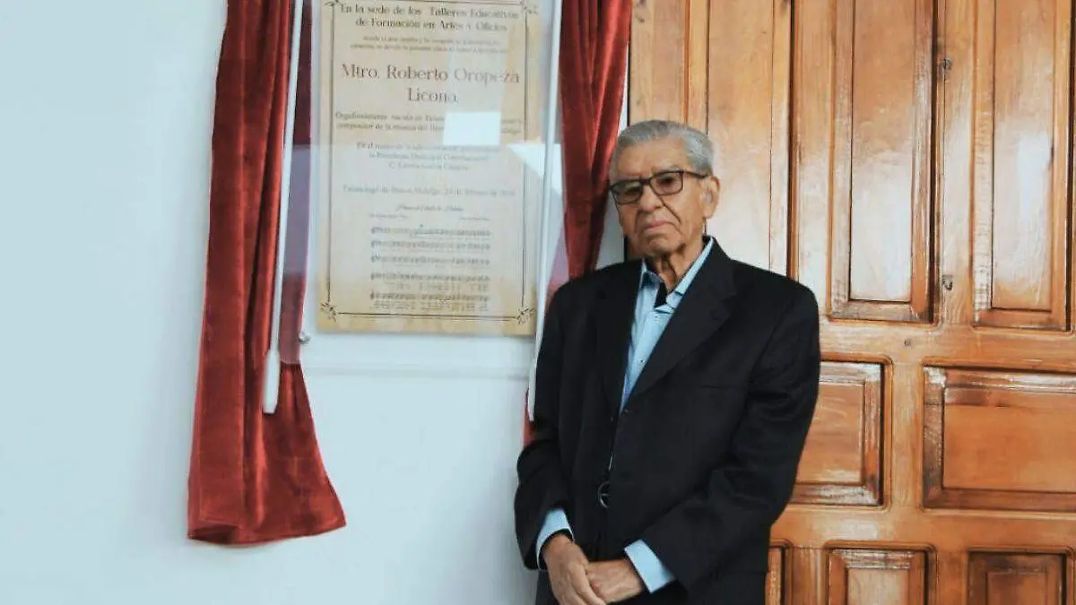 roberto oropeza licona