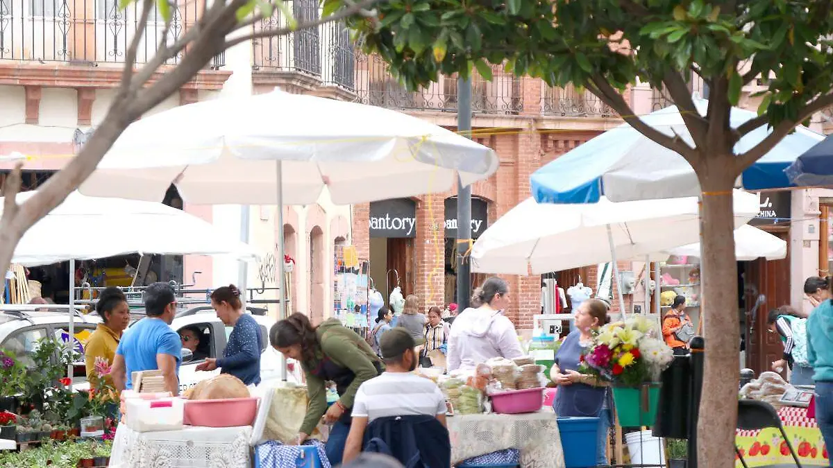 Gente en el centro de Zacatecas