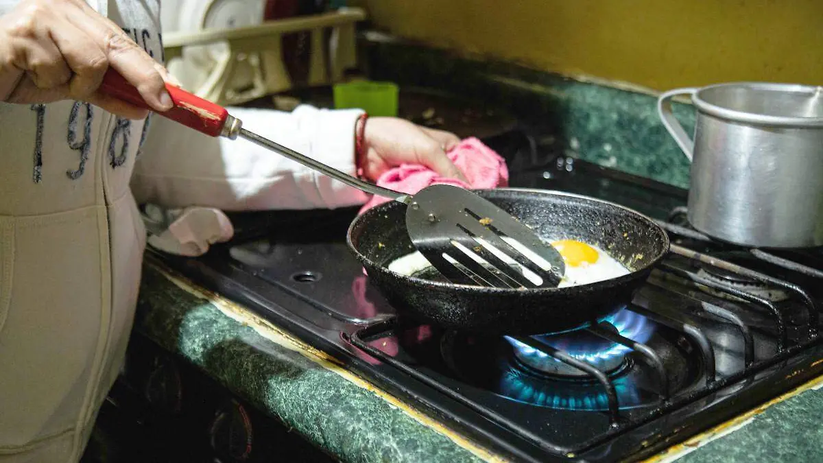 Cocinando en estufa de gas